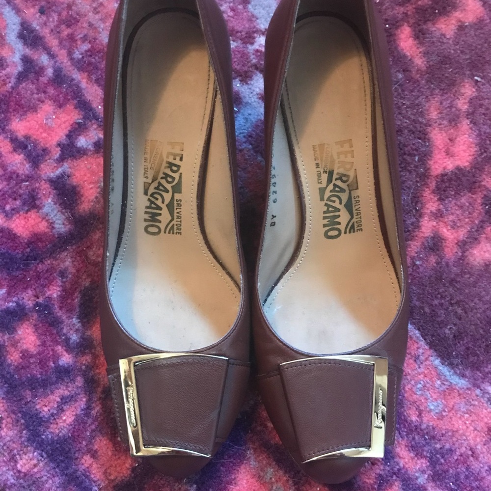 SALE! beautiful ferragamo brown pumps with buckles